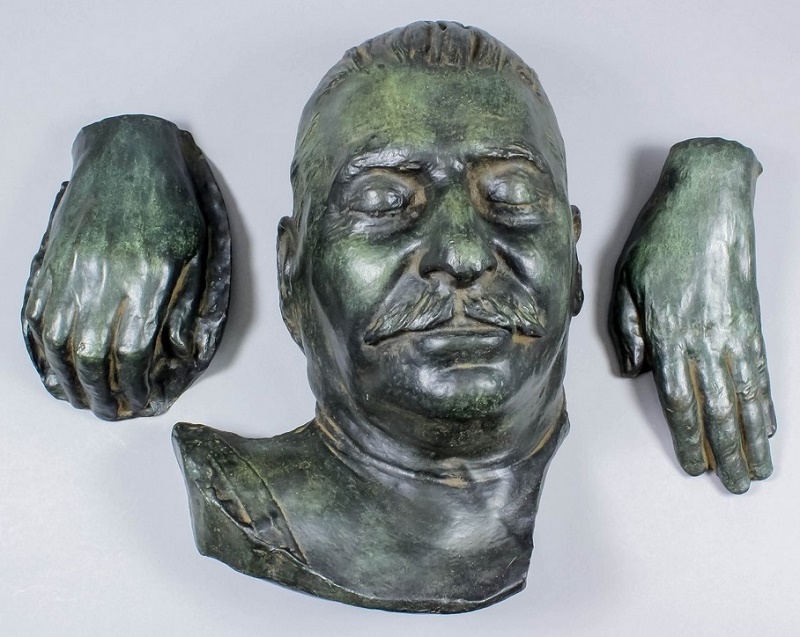 The cast also features Stalin's withered left hand, injured during a childhood accident, which remains hidden in most official portraits 
