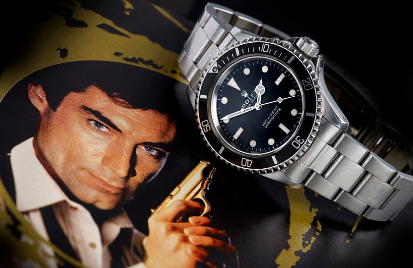 The watch was worn on-screen in the 1989 film License to Kill, the 16th entry in the James Bond series
