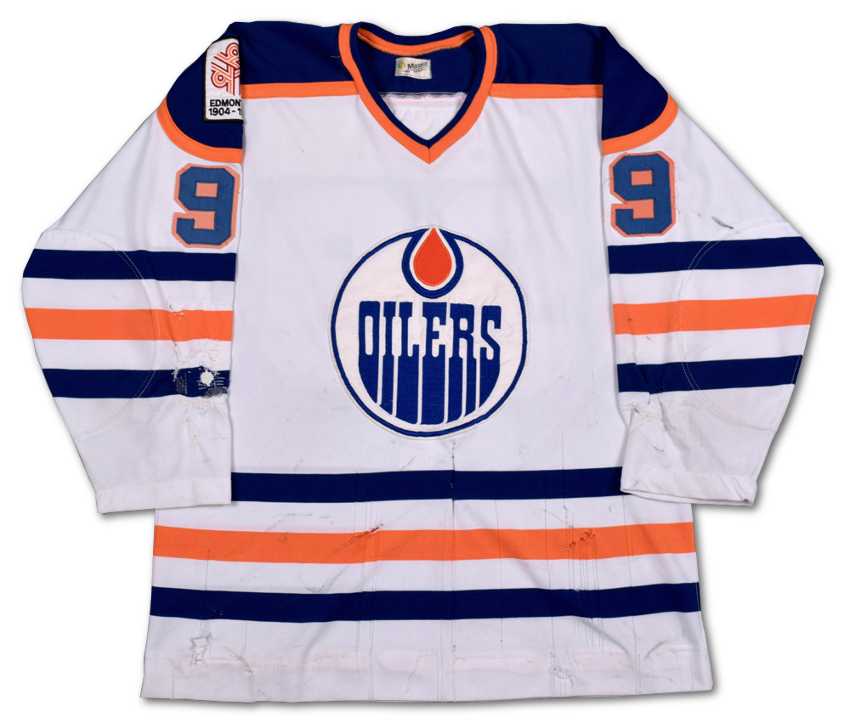 This Wayne Gretzky Edmonton Oilers jersey just sold for a record