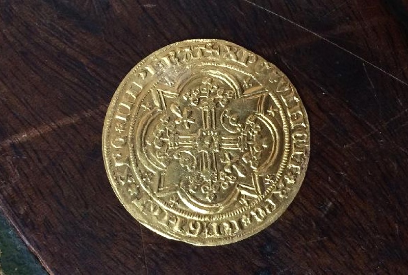 The 14th century gold coin could now sell for up to £3,000 ($3,900)