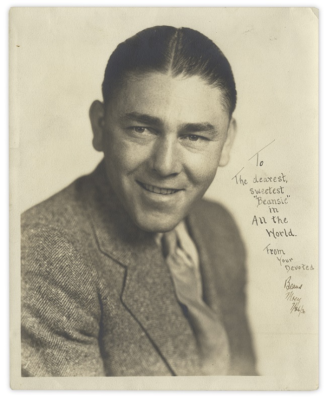 A signed photo of Moe Howards inscribed to his wife Helen in 1930.