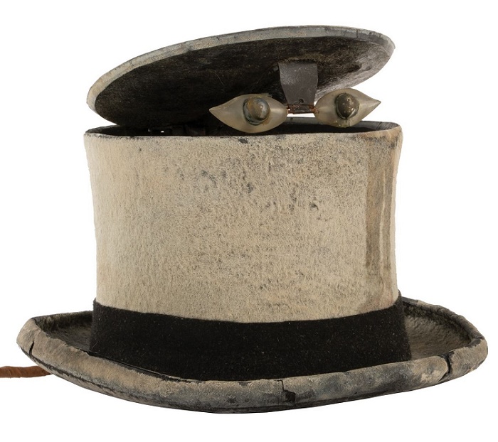 David Wayne's screen-worn Mad Hatter top hat (Image: Profiles in History)