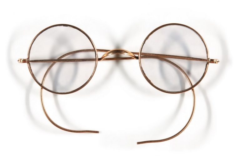 John Lennons Iconic Round Glasses Sell For £44000 At Sothebys