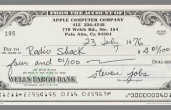 A cheque for $4.01 signed by Apple founder Steve Jobs is being auctioned.