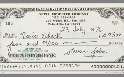 A cheque for $4.01 signed by Apple founder Steve Jobs is being auctioned.