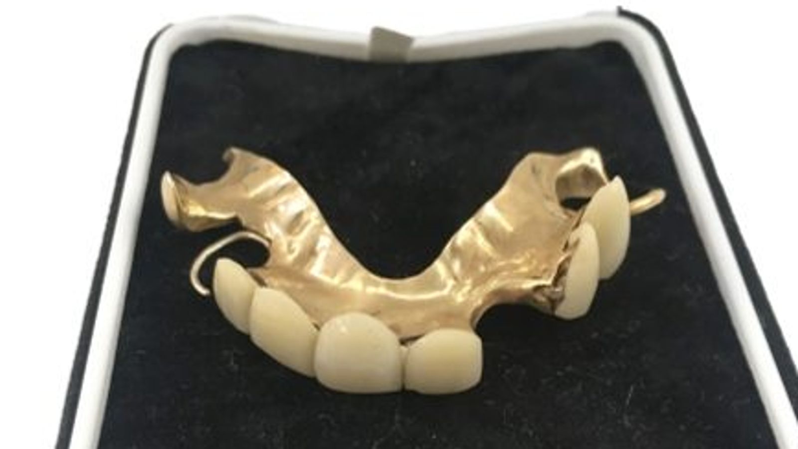 False teeth owned by Winston Churchill.