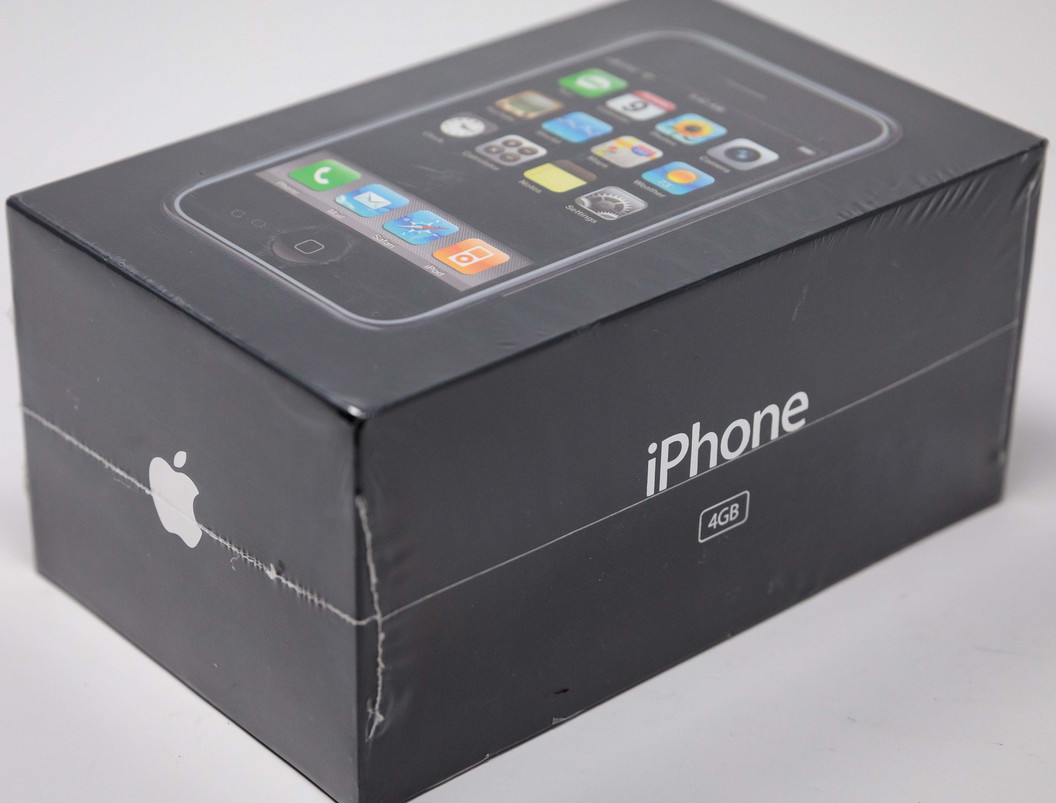 “Holy Grail” Iphone tipped for 0,000 sale
