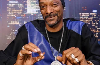 Snoop Dogg smoking a blunt