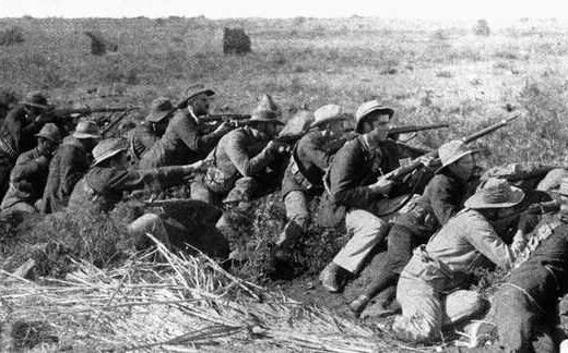 Boers in a trench, Battle of Mafeking, Second Boer War