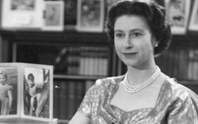 1950s photographic portrait of Queen Elizabeth II of the UK.