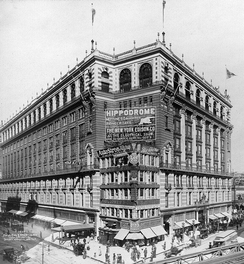 Macy's in Herald Square, New York in 1907