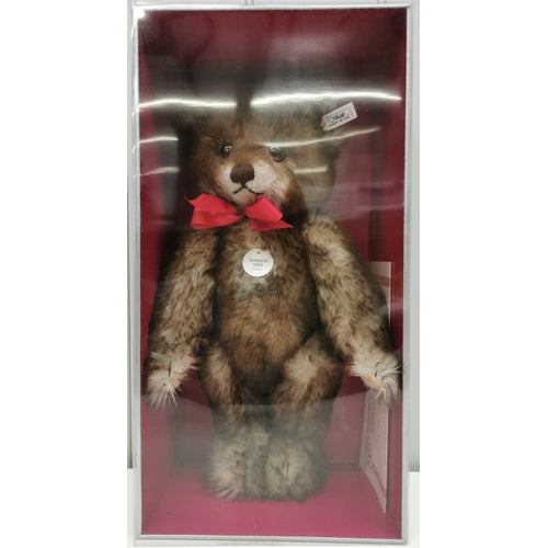 The 1926 Steiff tipped-mohair bear known as 'Happy'.
