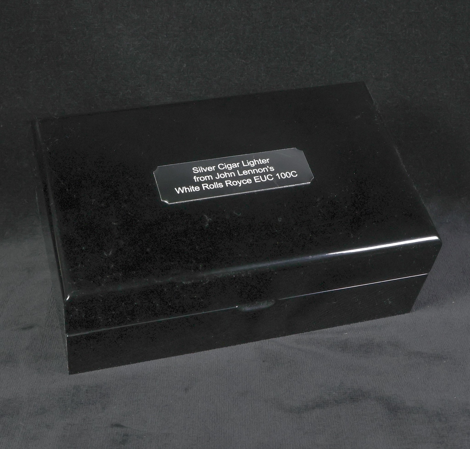 Presentation box plaque naming the car, EUC 100C
